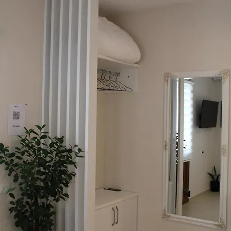 Nestly Pensionat Tirana