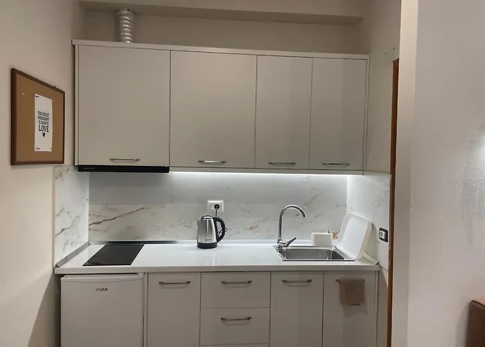 게스트하우스 Nestly 티라나