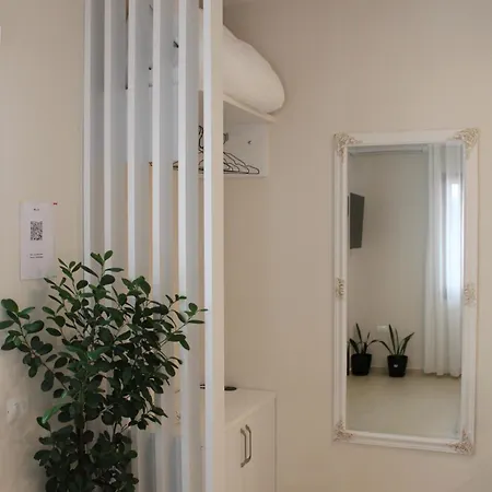 Nestly 招待所 4*