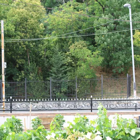 Nestly 3* تيرانا