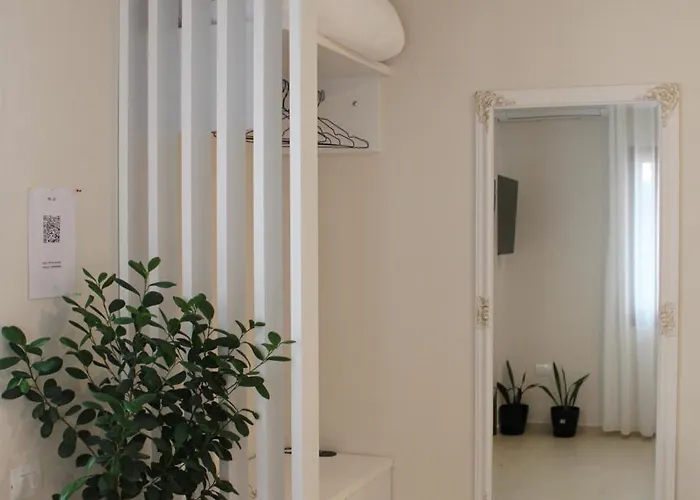 Nestly Guest house 3*