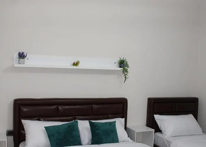 Nestly Guest house 3*